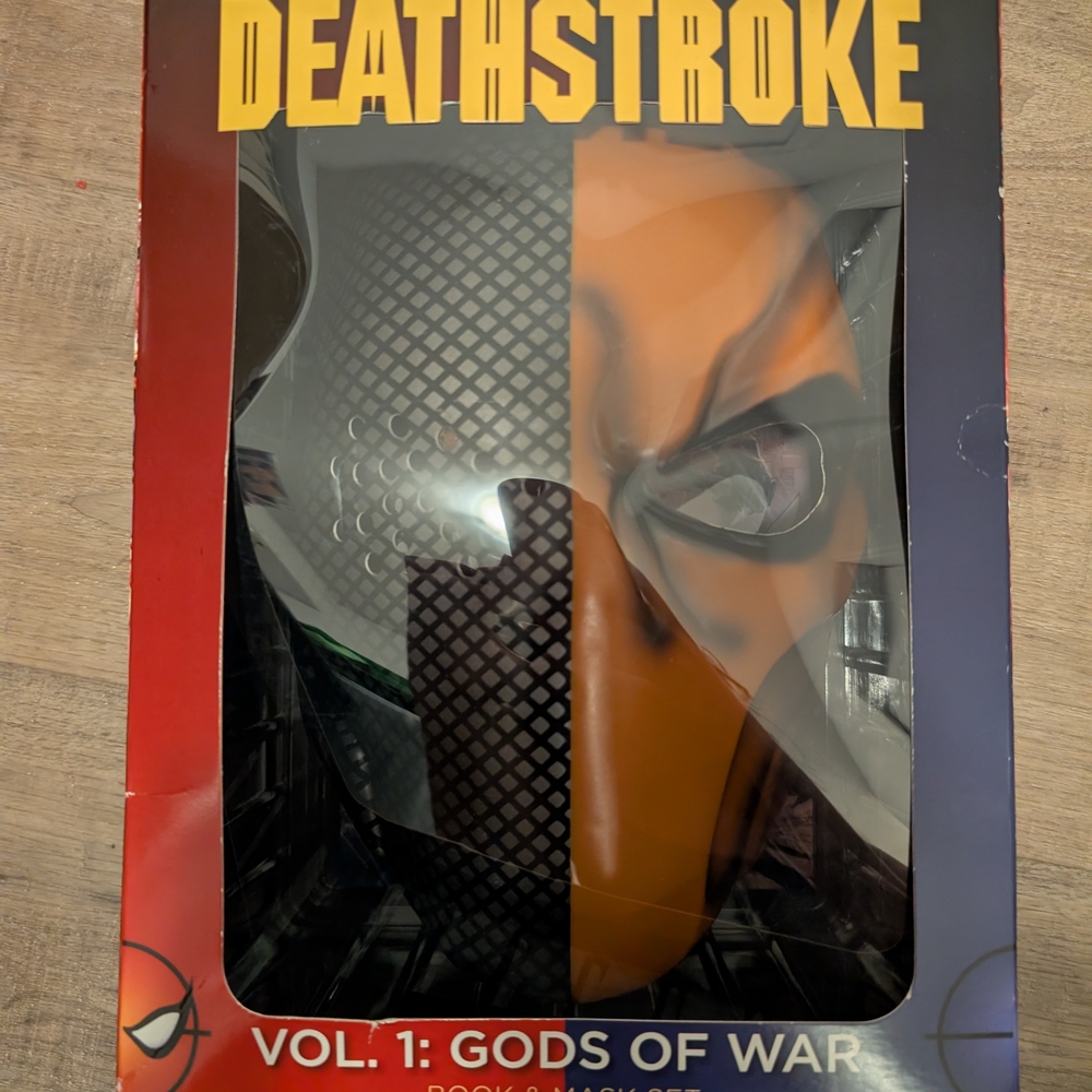DC Comics Deathstroke Mask - Orange and Black